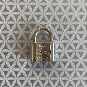 Tiffany & Co. Lock Pendant 💌